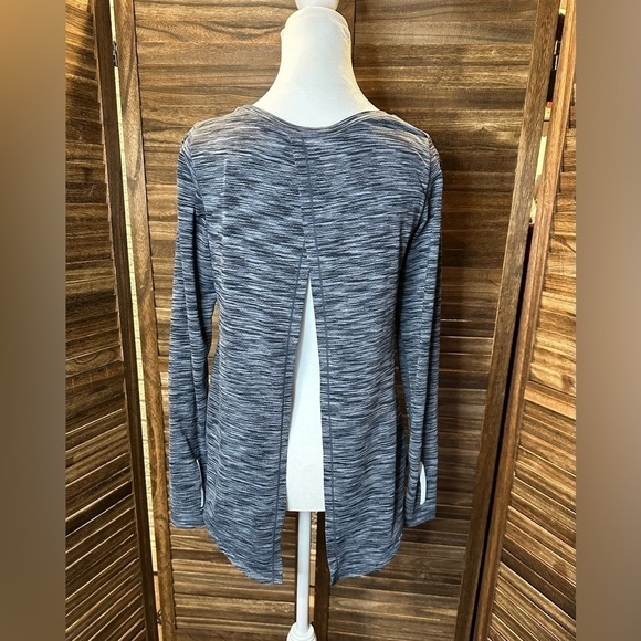 ZYIA Active Split Back Long Sleeve Top - Picture 4 of 9
